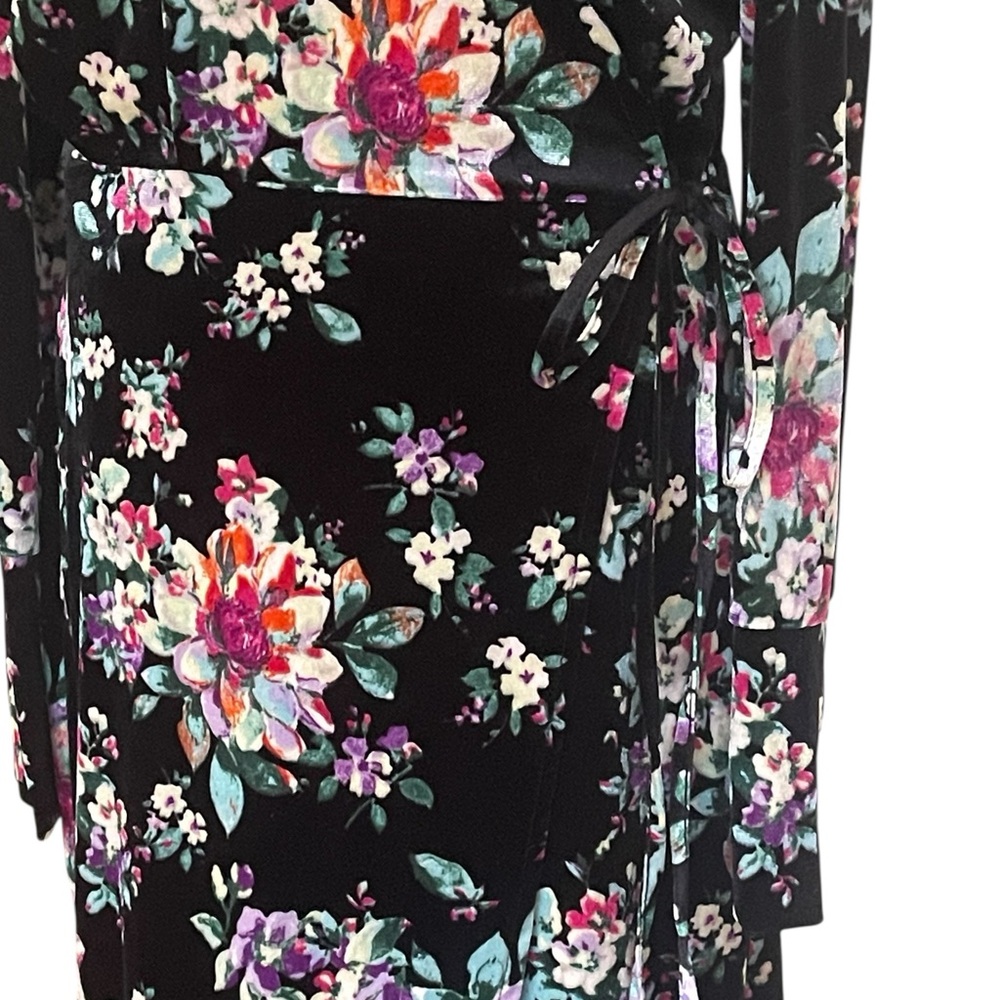 Zara Trafaluc Black Floral Velvet Wrap Dress Sz L Long Sleeves Midi Length - Picture 10 of 16